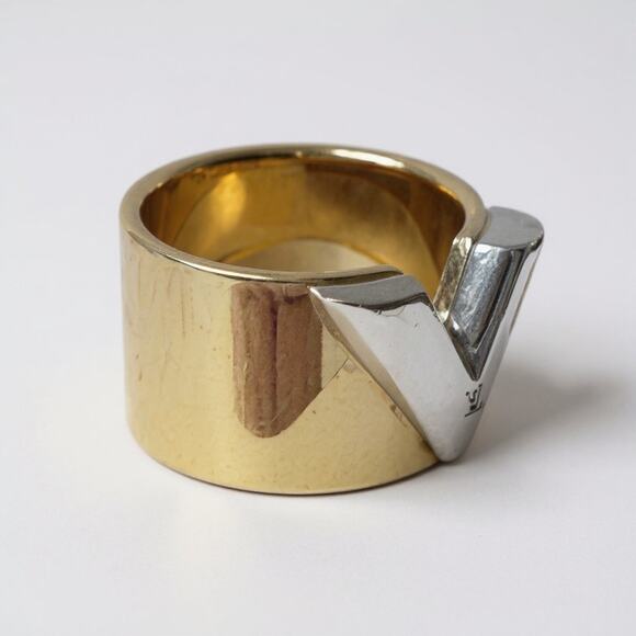 Louis Vuitton Essential V Gold & Silver Wide Ring Medium - Picture 3 of 6
